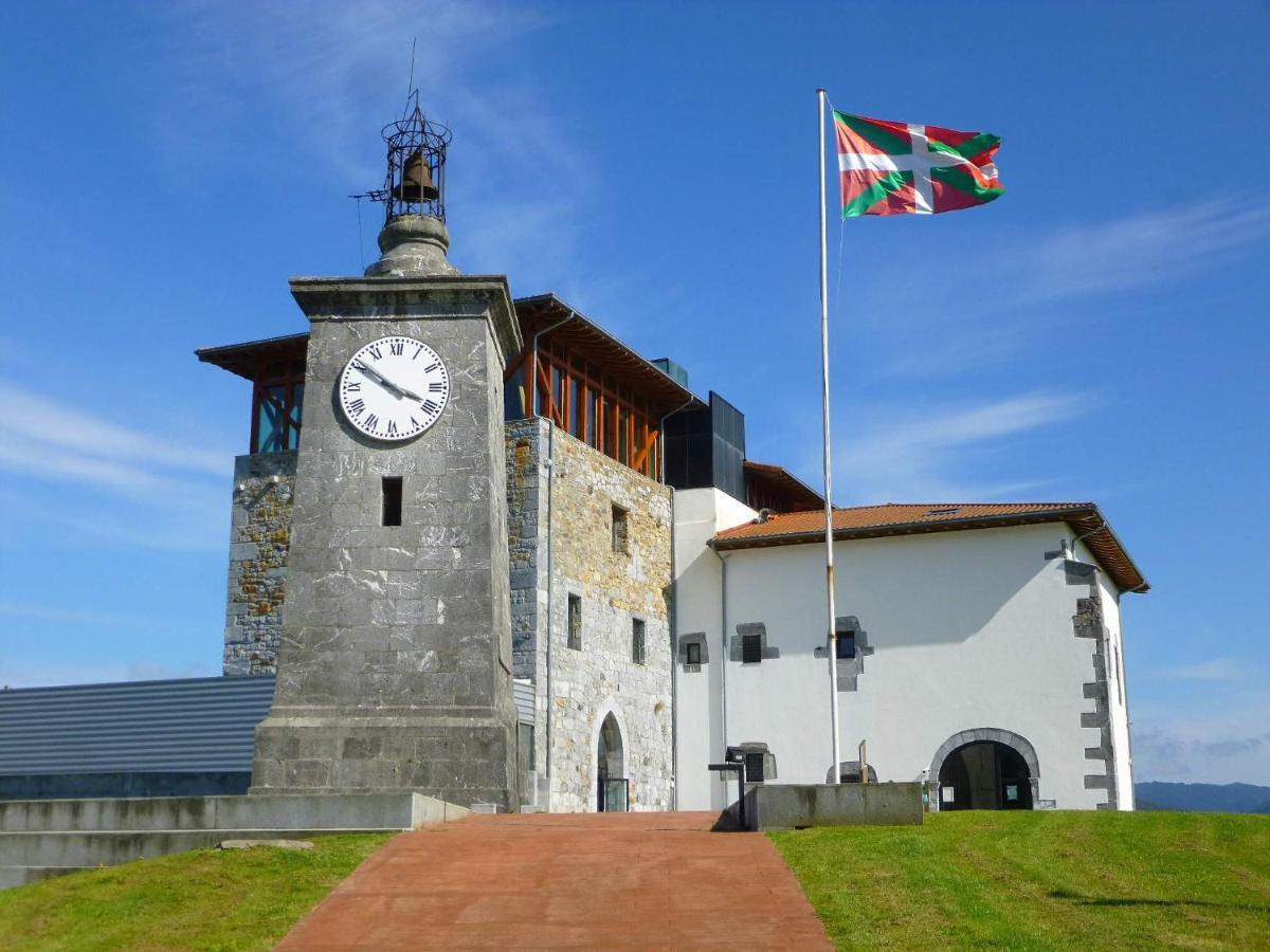 Piso Turistico Mundaka Con Opcion A Garaje Appartement Buitenkant foto