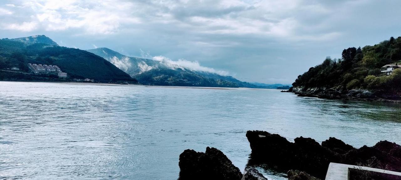 Piso Turistico Mundaka Con Opcion A Garaje Appartement Buitenkant foto